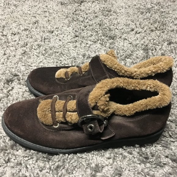 Stuart Weitzman suede fur lined shoes with buckle - Picture 4 of 9